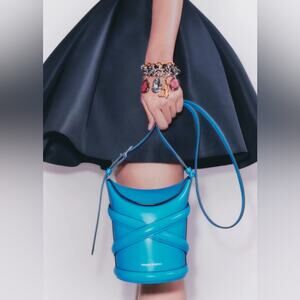 Alexander McQueen the curve small Crossbody bag